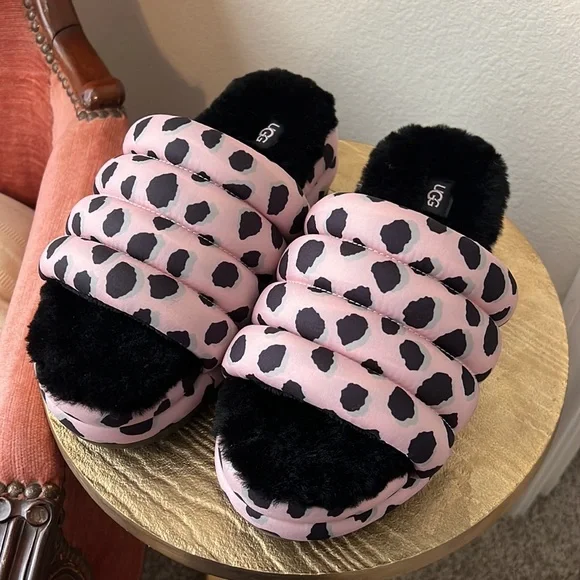 UGG Maxi Slides, pink leopard platform puff, black lambs wool, size 7 women’s - Picture 6 of 13